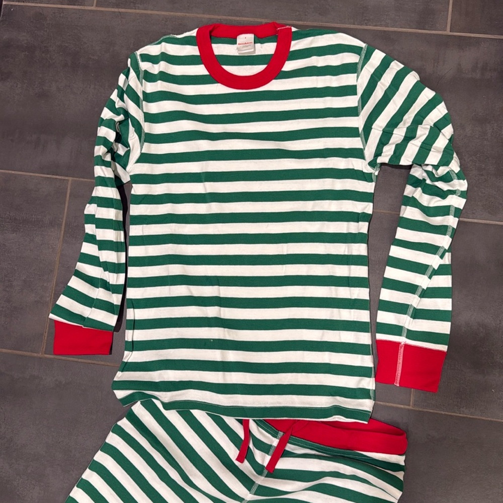 Hanna Andersson Women’s Xmas PJ Top, Green Stripe, Small